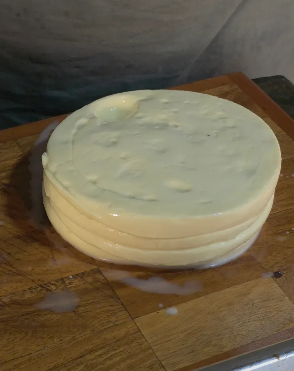 RUEDA DE QUESO DE MANO